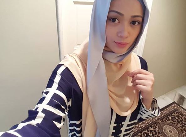 Instagram @fayekusairi Faye tampil pertahan suami.